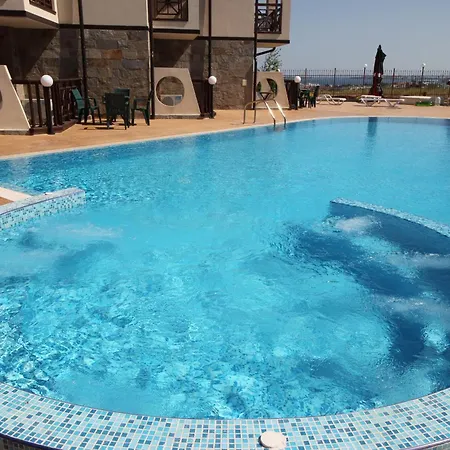 Menada Imperial Heights דירה