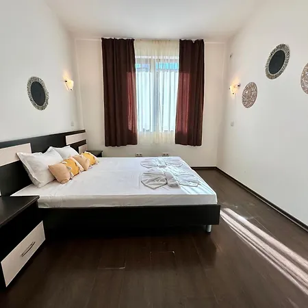 Menada Imperial Heights * סאני ביץ'