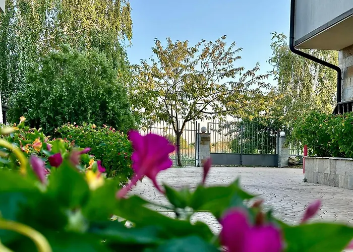 Menada Imperial Heights *